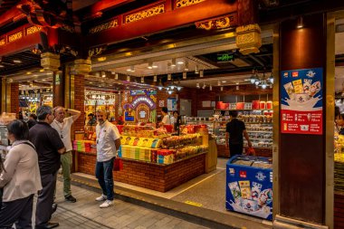Shanghai, China May 13, 2025 Yuyuan Garden (also known as Yu Garden) in Shanghai is one of Chinas most iconic tourist destinationsdrawing domestic and international visitors throughout the year