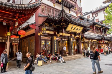 Shanghai, China May 13, 2025 Yuyuan Garden (also known as Yu Garden) in Shanghai is one of Chinas most iconic tourist destinationsdrawing domestic and international visitors throughout the year