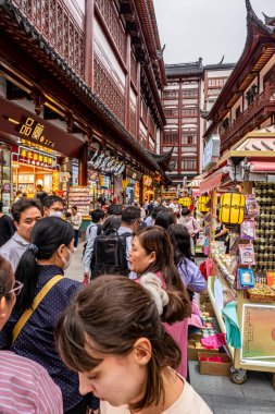 Shanghai, China May 13, 2025 Yuyuan Garden (also known as Yu Garden) in Shanghai is one of Chinas most iconic tourist destinationsdrawing domestic and international visitors throughout the year