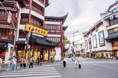 Shanghai, China May 13, 2025 Yuyuan Garden (also known as Yu Garden) in Shanghai is one of Chinas most iconic tourist destinationsdrawing domestic and international visitors throughout the year