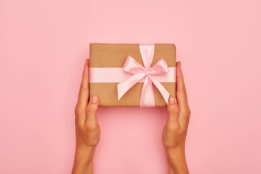 güzel tutan eller hediye kutusu