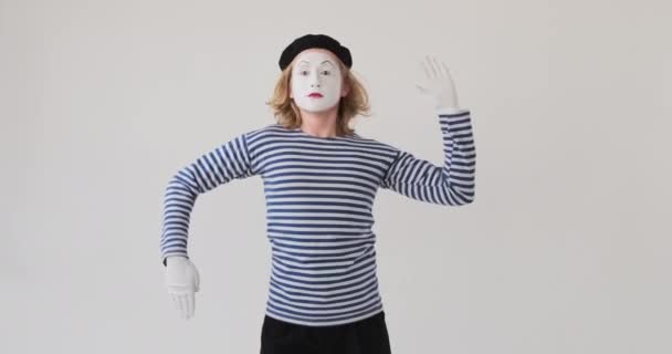 pantomim művész tánc fehér háttér