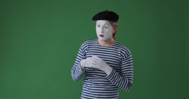Zmatený mime umělec přichází s brilantním nápadem — Stock video