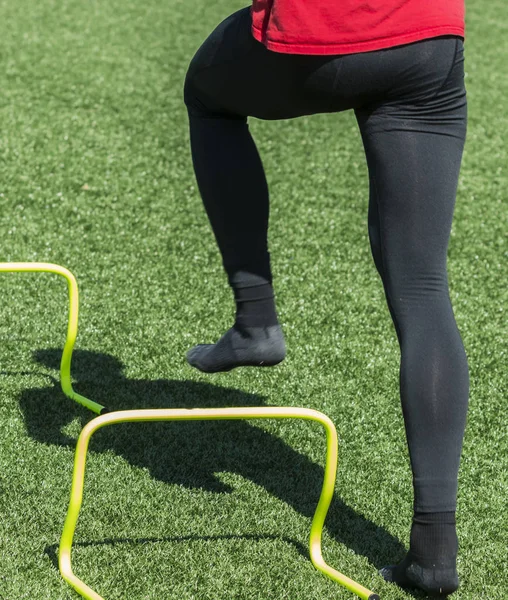 Ein Leichtathlet Der High School Trägt Keine Schuhe Während Schwarzen — Stockfoto