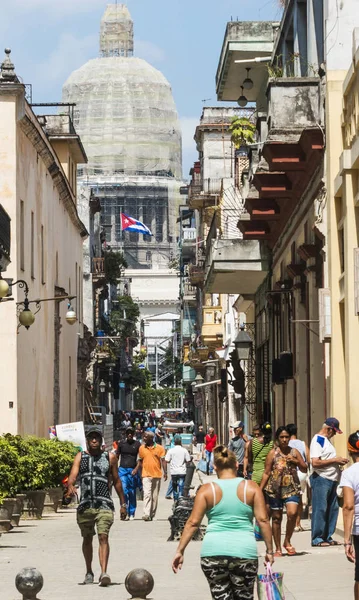 Havana Cuba Juli 2018 Mensen Gaan Hun Dag Havana Cuba — Stockfoto