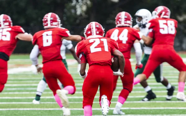 Looking High School Football Team Returning Kickoff Goal — Stock Photo, Image