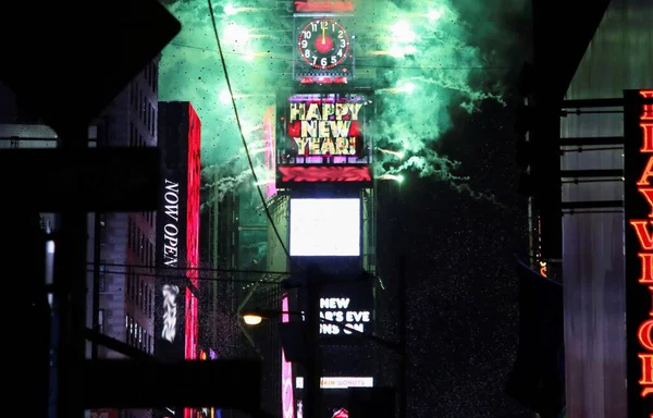 Relógio Bate Meia Noite Tempos Quadrados Nyc Véspera Ano Novo — Fotografia de Stock