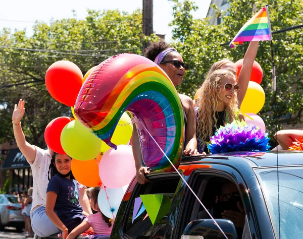 Babylon Nova York Eua Junho 2020 Desfile Carros Orgulho Gay — Fotografia de Stock