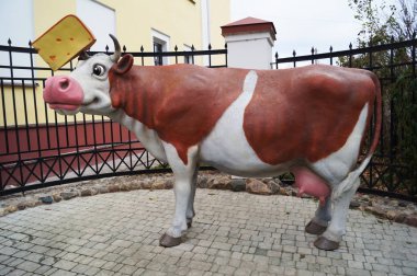 Peynir bir boynuz inek figürü