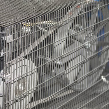 Dış mekan kullanımı için fanlar ve kayış metal bir kılavuzda ile hareket hava kompresörü