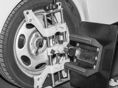 Tekerlek hizalama ekipman bir araba onarım istasyonu