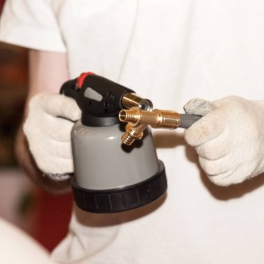 Metal borular Isıtma üzerinde çalışmak