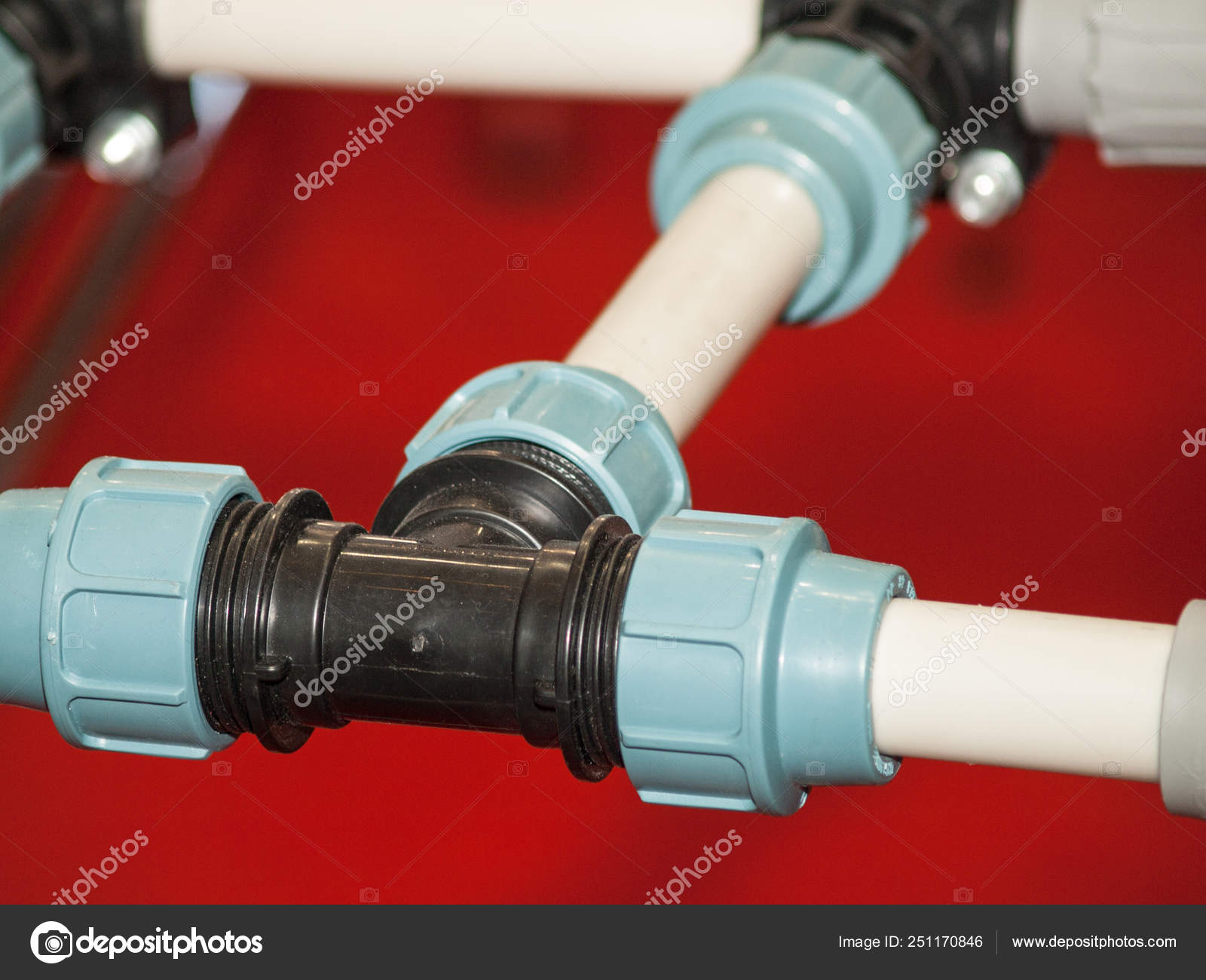 Как соединить пнд с пвх. Муфта пнд 75 соединительная с пнд на металл. Как соединить пнд с пвх. Переходник с пнд 32 на садовый шланг. Соединитель пнд 32 труба-труба.