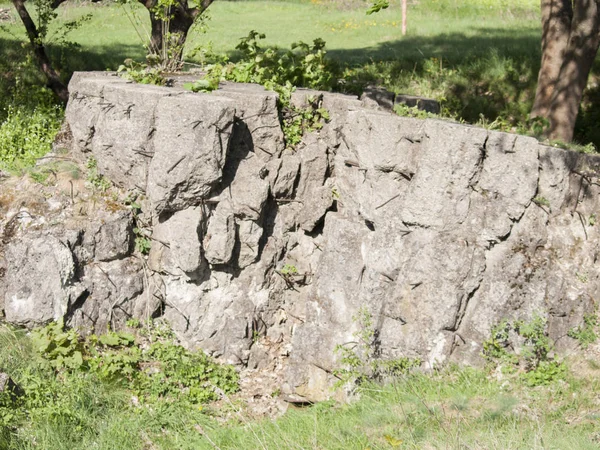 Ukraine, 29 avril 2018, pierres du quartier général souterrain explosé d'Hitler le Loup-garou pendant la Seconde Guerre mondiale . — Photo