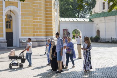 Kiev, Ukrayna - 30 Ağustos 2018: Hacılar Kiev Pechersk Lavra Varsayım Manastırı baş