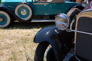 Turkuaz 30'lar antika araba