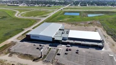 Saskatchewan, Saskatchewan yakınlarındaki hızla büyüyen bir çayır şehri olan Warman 'ın 4K' lık insansız hava aracı görüntüleri..