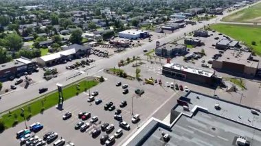 Saskatchewan, Saskatchewan yakınlarındaki hızla büyüyen bir çayır şehri olan Warman 'ın 4K' lık insansız hava aracı görüntüleri..