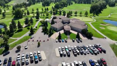 Söğütler, Saskatoonlar 'ın ilk golfü ve yerleşim alanlarının 4K' lık insansız hava aracı görüntüleri..
