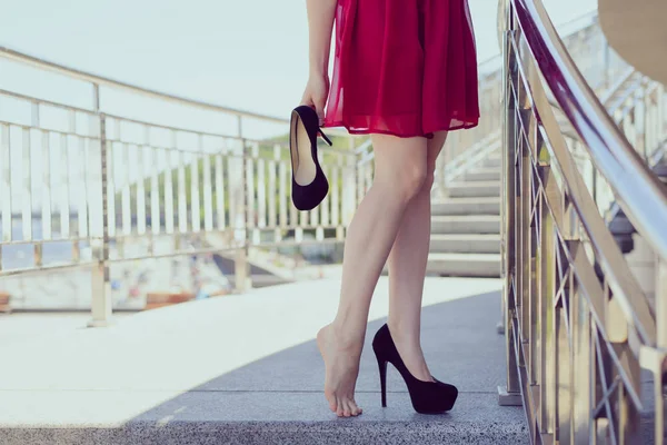 Erleichterung Neue Schuhe Gefühl Unbehagen Kleine Größe Mädchenhaft Feminine Problemkonzept — Stockfoto