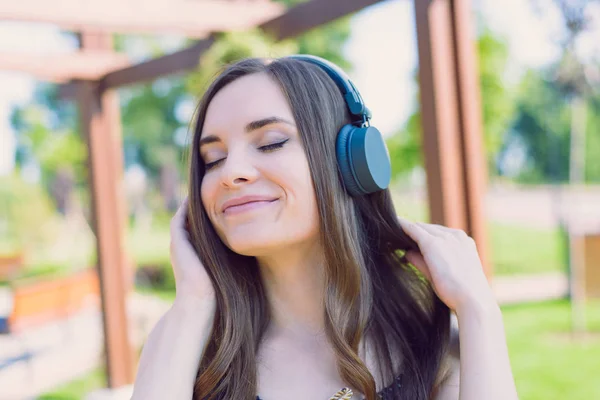 Recortada foto de cerca de dulce optimista alegre calma excitada — Foto de Stock