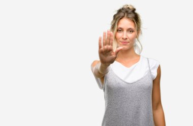 Hayır, güvenlik, savunma veya kısıtlama, belki iterek ifade genç güzel kadın kötü tutum dur işareti el ile yapma ile rahatsız