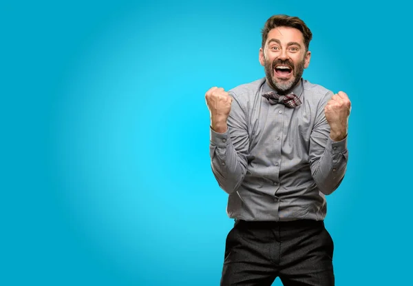 Hombre Mediana Edad Con Barba Pajarita Feliz Emocionado Celebrando Victoria —  Fotos de Stock