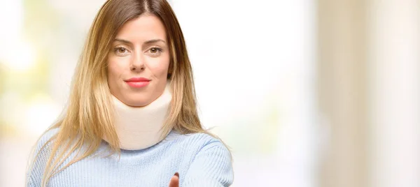 Young Injured Woman Wearing Neck Brace Collar Holds Hands Welcoming — Stock Photo, Image