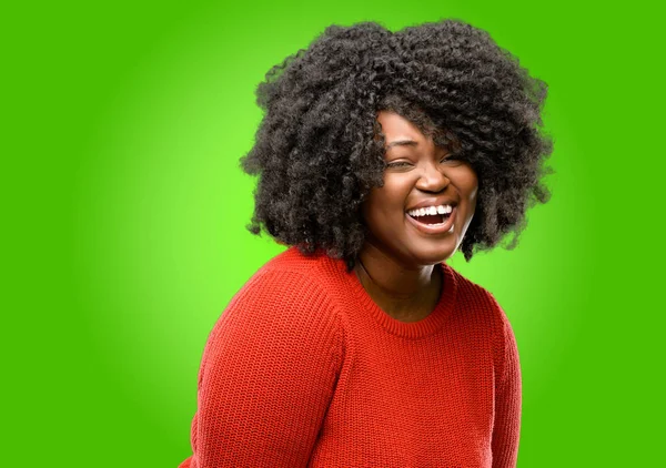 Hermosa Mujer Africana Segura Feliz Con Una Gran Sonrisa Natural — Foto de Stock