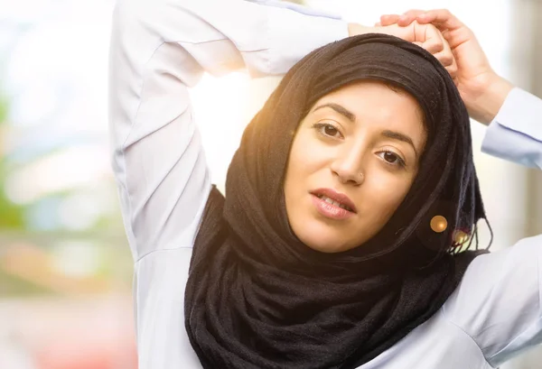 Young Arab Woman Wearing Hijab Confident Happy Big Natural Smile — Stock Photo, Image