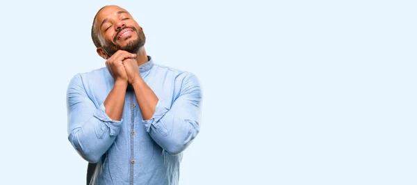Афроамериканців Людини Борода Впевненим Щасливі Напівжартома Великі Природні Сміючись Ізольовані — стокове фото