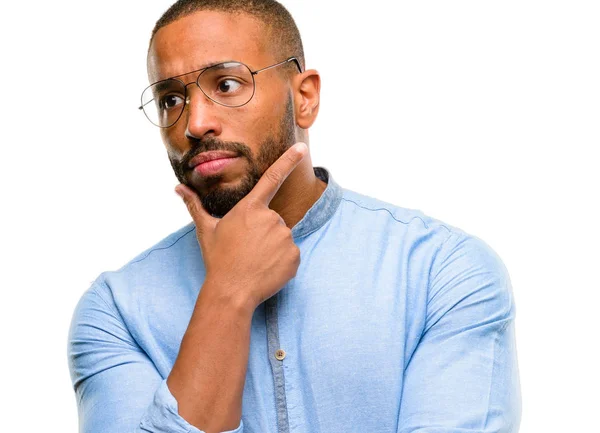 Hombre Afroamericano Con Expresión Duda Barba Concepto Confuso Maravilloso Futuro — Foto de Stock