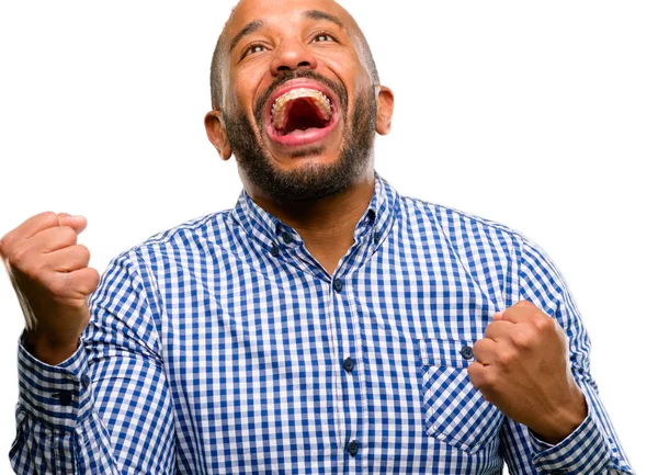 African American Człowieka Brodą Szczęśliwy Podekscytowany Wyrażając Zwycięskie Gest Sukces — Zdjęcie stockowe