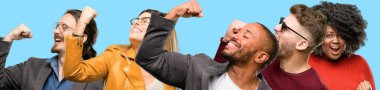 Büyük başarı, güç, enerji ve olumlu duygular ifade karma insanlar, kadınlar ve erkekler mutlu ve heyecanlı kutluyor zafer grubudur. Yeni iş neşeli kutluyor