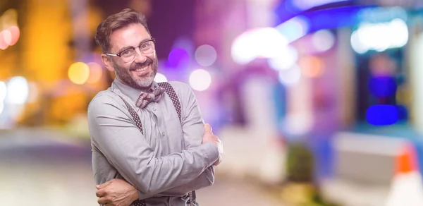 Homem Meia Idade Com Barba Gravata Borboleta Confiante Feliz Com — Fotografia de Stock