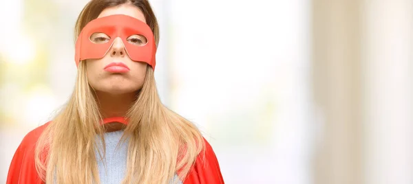 Jovem Super Mulher Com Expressão Sonolenta Sendo Sobrecarregado Cansado — Fotografia de Stock