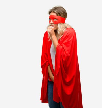 Genç acı astım veya bronşit, tıp kavramı cape hasta giyen ve öksürük, kahraman kadın süper