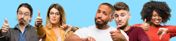 Группа смешанных людей, женщин и мужчин путаются с большими пальцами вверх и вниз, пытаясь принять решение, выражающее сомнения и разочарование
