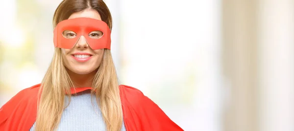 Jovem Super Mulher Confiante Feliz Com Grande Sorriso Natural Rindo — Fotografia de Stock