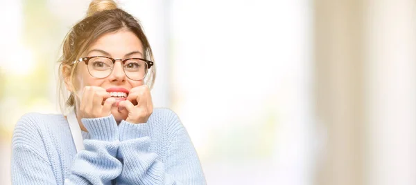 Young Woman Shop Owner Wearing Apron Terrified Nervous Expressing Anxiety — Stock Photo, Image