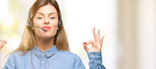 Consultant Call Center Woman Headphones Doing Sign Gesture Both Hands — Stock Photo, Image