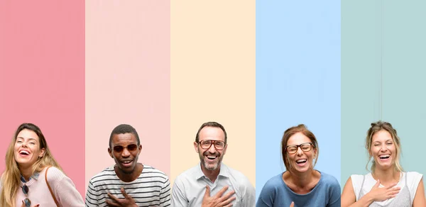 Grupo Misto Pessoas Mulheres Homens Confiantes Felizes Com Grande Sorriso — Fotografia de Stock