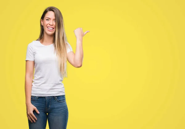 Mooie Jonge Vrouw Draagt Shirt Jeans Omhoog Met Hand Vinger — Stockfoto