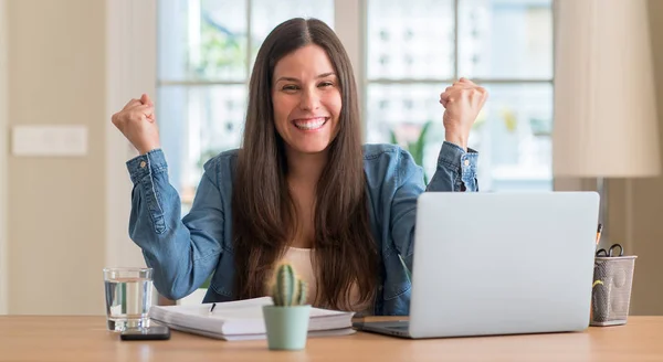 Young Student Woman Studying Home Screaming Proud Celebrating Victory Success — Stock Photo, Image