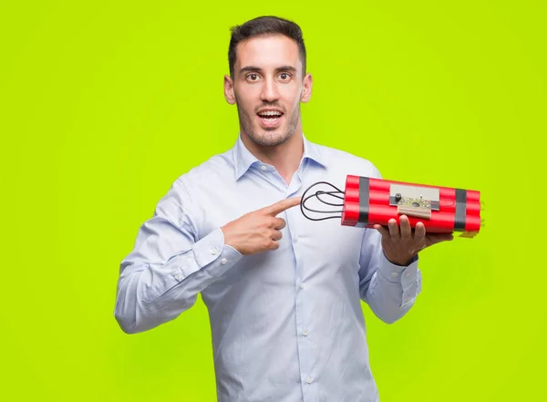 Joven Hombre Negocios Guapo Sosteniendo Una Bomba Despertador Muy Feliz —  Fotos de Stock