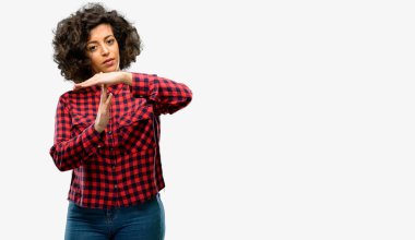 Güzel Arap kadın hareketi el ile bir zaman kazanmak ciddi