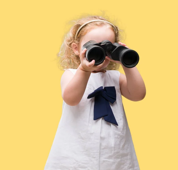 Lovely Blond Toddler Looking Binoculars — Stock Photo, Image