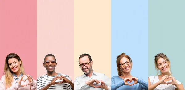 Gruppo Misto Persone Donne Uomini Felici Che Mostrano Amore Con — Foto Stock