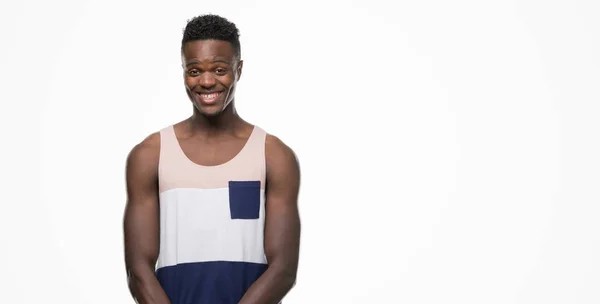 Jovem Afro Americano Com Rosto Feliz Sorrindo Com Sorriso Confiante — Fotografia de Stock