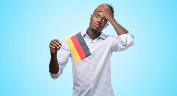 Jonge Afro Amerikaanse Man Bedrijf Duitse Vlag Benadrukt Met Hand — Stockfoto